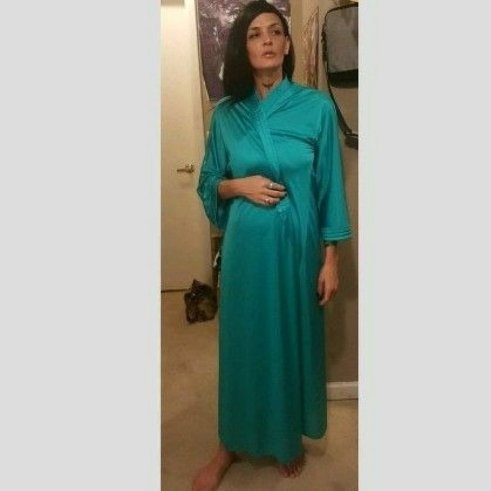 Vanity Fair Aqua Green  vintage sheer soft snd stretchy long robe ANTRON